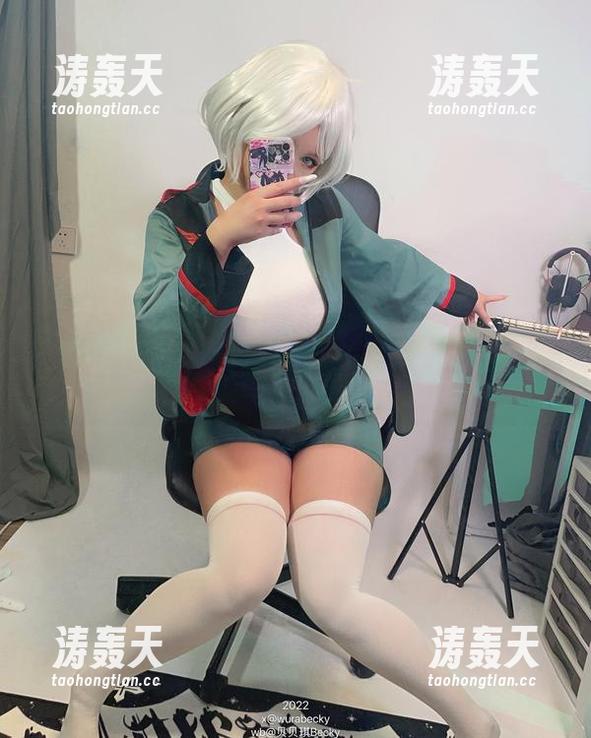 贝贝琪Becky 贝贝琪Becky的校园日常——高清捕捉她与图书馆里的书本小舞蹈!