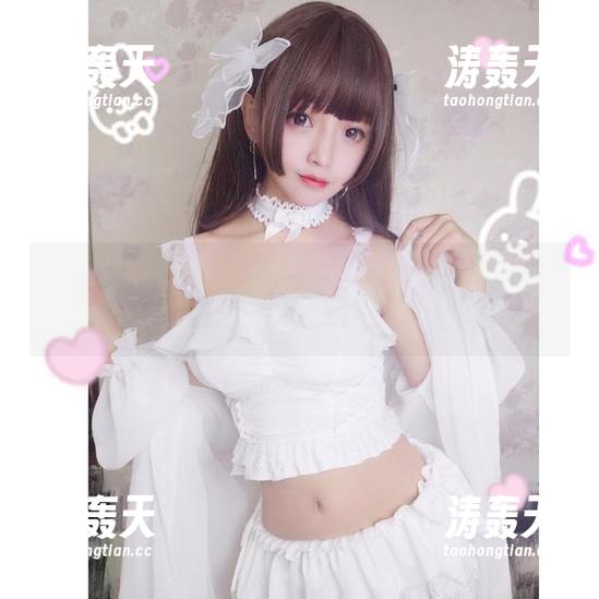 过期米线线喵厨娘写真合集：一边炒菜，一边拍自己