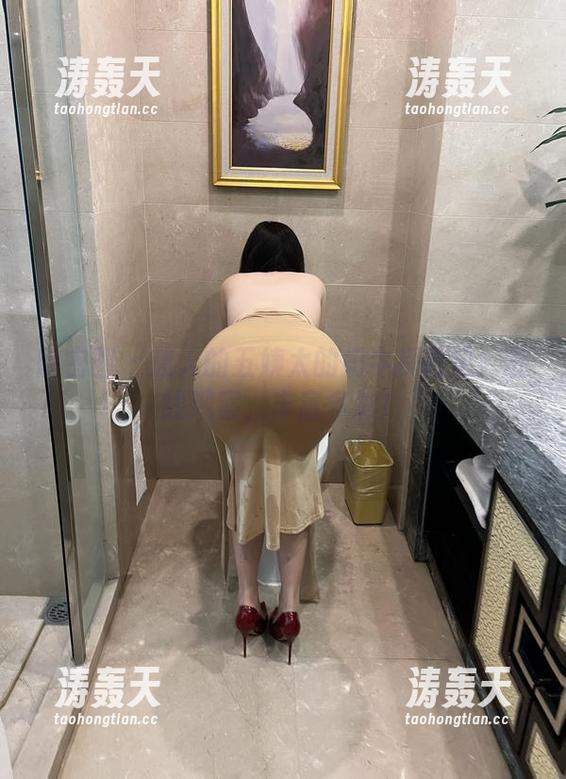 微密圈 - 迷人的五姨太的奶牛探险记：在线观察，丰富多彩！
