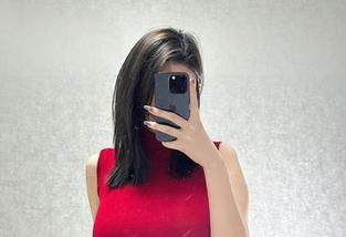 微密圈 - 醇子小姨的美腿写真，脚步轻快，却妥妥吸引了视线