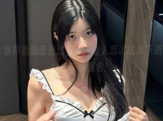 微密圈 - 鱼神鱼的蓝色比基尼，让人想试试水下摄影的乐趣！快来拿图包！