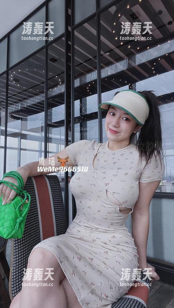微密圈 - 鹿瑶的写真：我就说这修女的考验有点过了吧！
